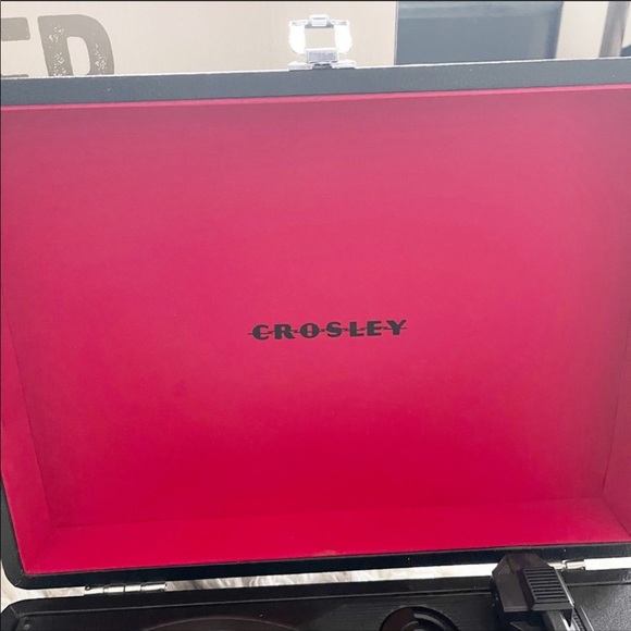 Crosley Cruiser 3-Speed Turntable Record Player - Picture 8 of 10